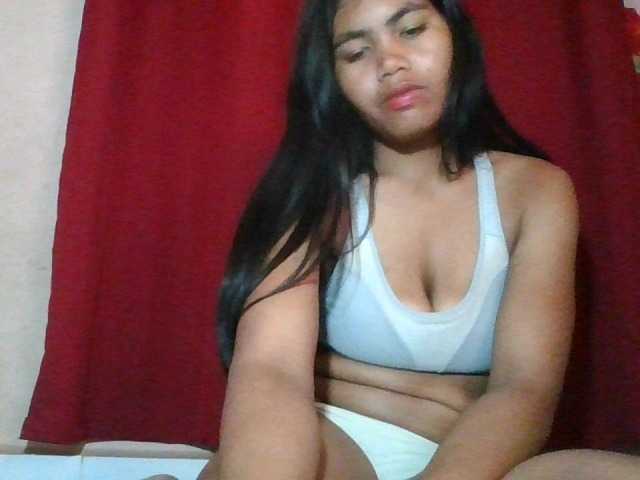 Keziah34 live cam on BongaCams