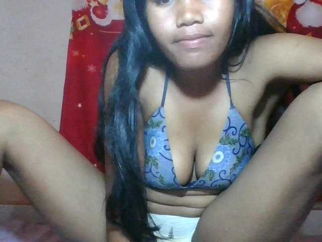 Keziah34 live cam on BongaCams