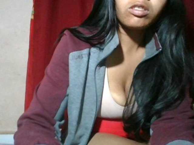 Keziah34 live cam on BongaCams