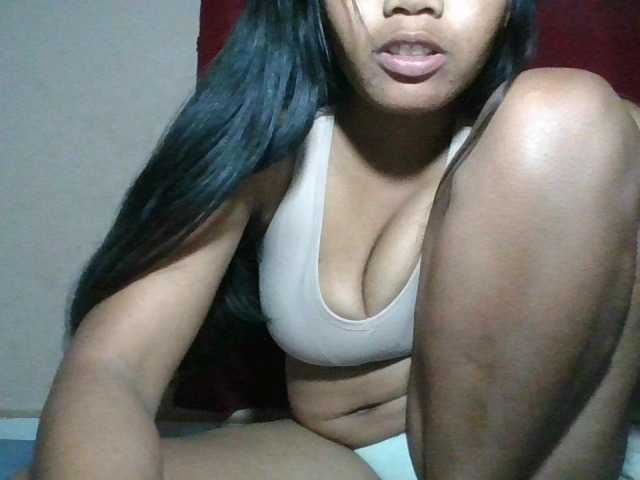 Keziah34 live cam on BongaCams