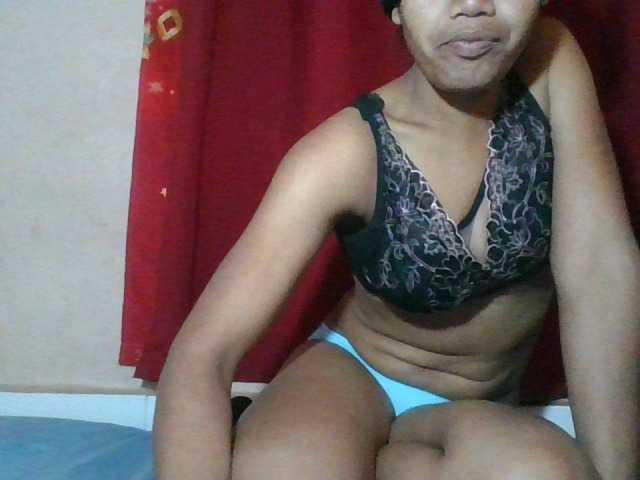 Keziah34 live cam on BongaCams