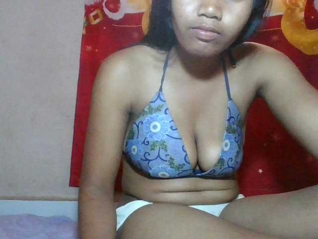 Keziah34 live cam on BongaCams