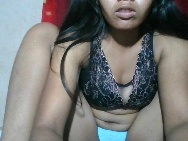Keziah34 live cam on BongaCams