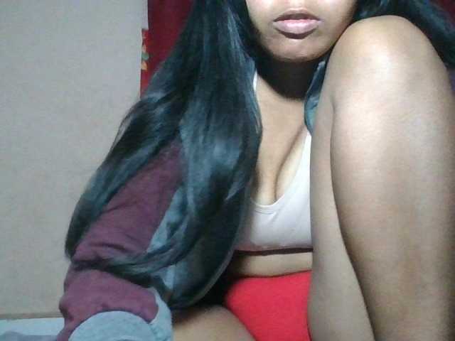 Keziah34 live cam on BongaCams