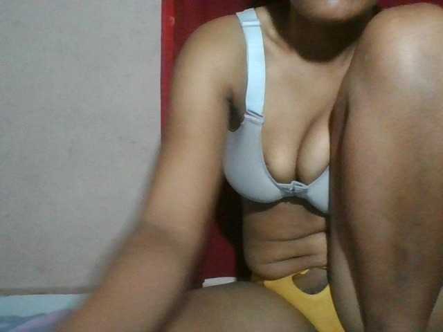 Keziah34 live cam on BongaCams