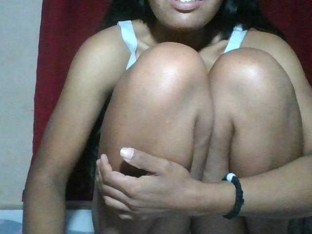 Keziah34 live cam on BongaCams