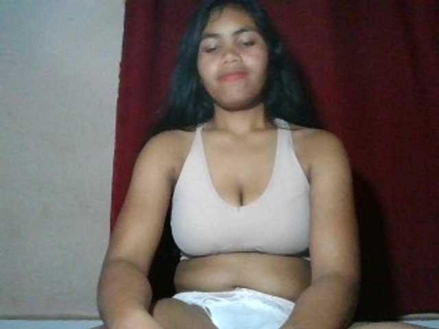 Keziah34 live cam on BongaCams