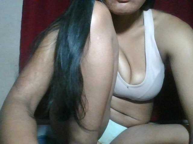 Keziah34 live cam on BongaCams