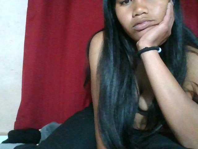 Keziah34 live cam on BongaCams