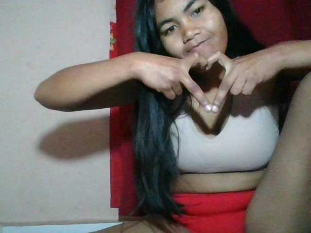 Keziah34 live cam on BongaCams