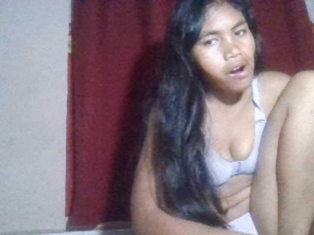 Keziah34 live cam on BongaCams