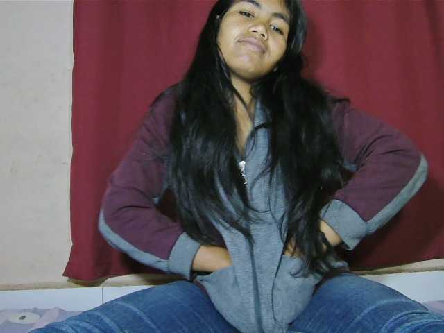 Keziah34 live cam on BongaCams