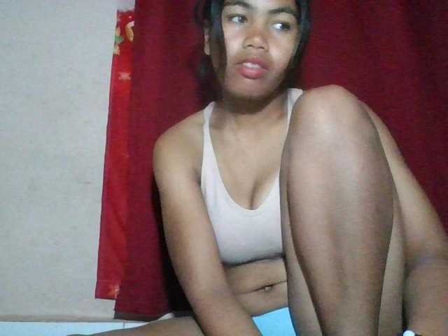 Keziah34 live cam on BongaCams