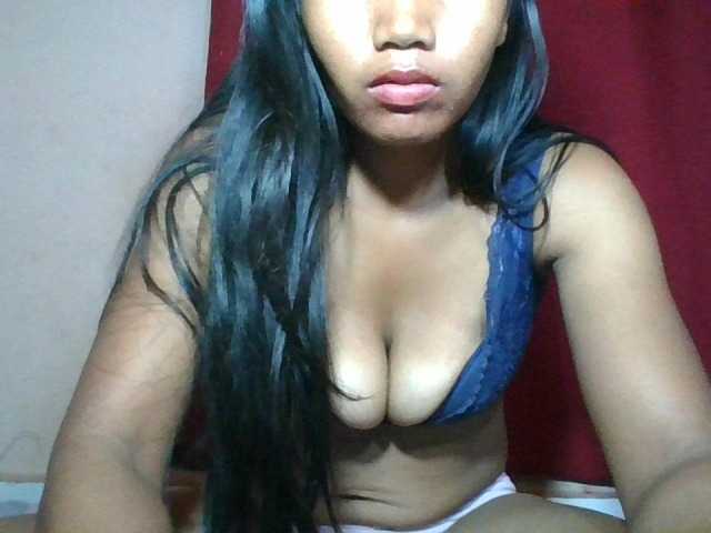 Keziah34 live cam on BongaCams