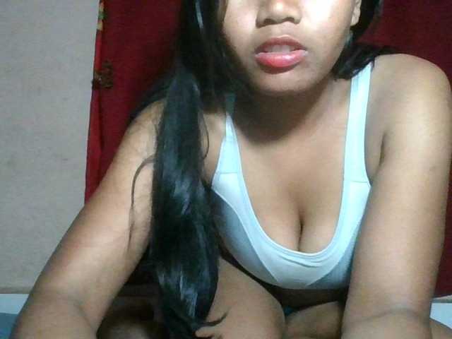 Keziah34 live cam on BongaCams