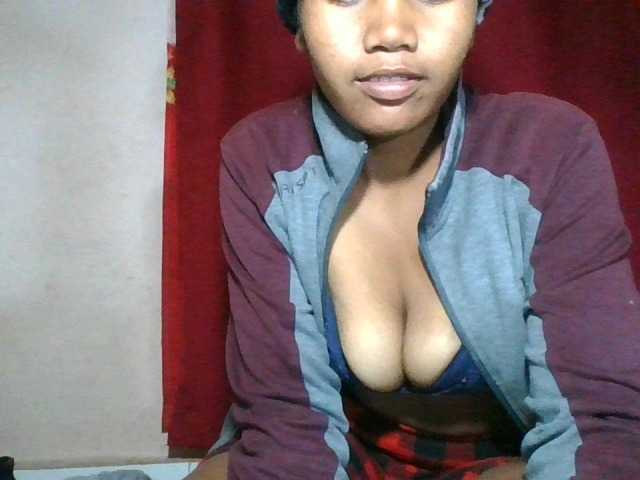 Keziah34 live cam on BongaCams