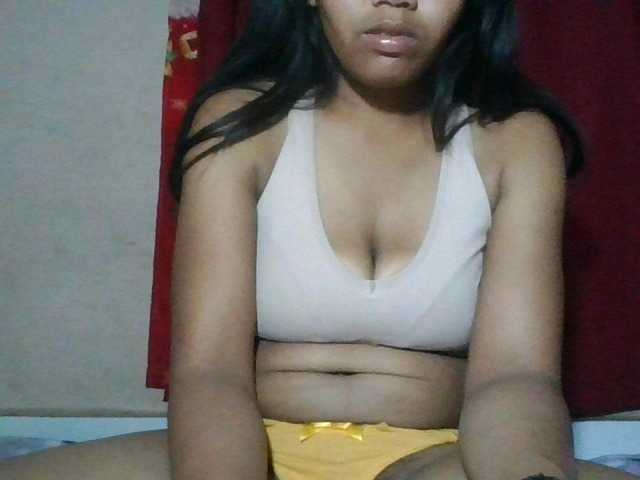 Keziah34 live cam on BongaCams