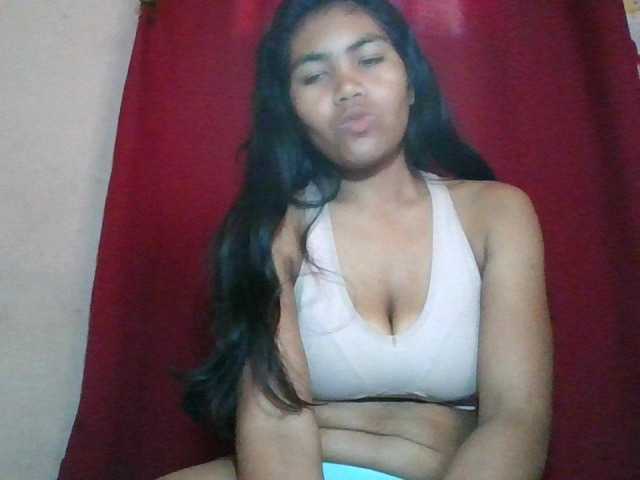 Keziah34 live cam on BongaCams