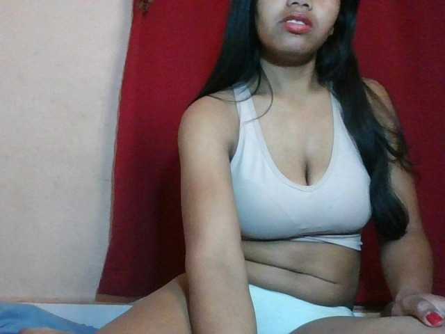 Keziah34 live cam on BongaCams