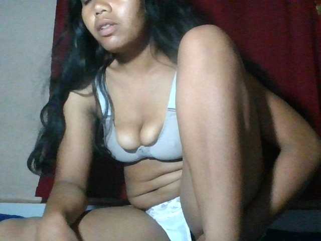 Keziah34 live cam on BongaCams