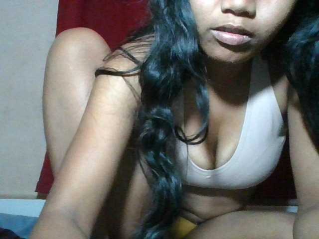 Keziah34 live cam on BongaCams