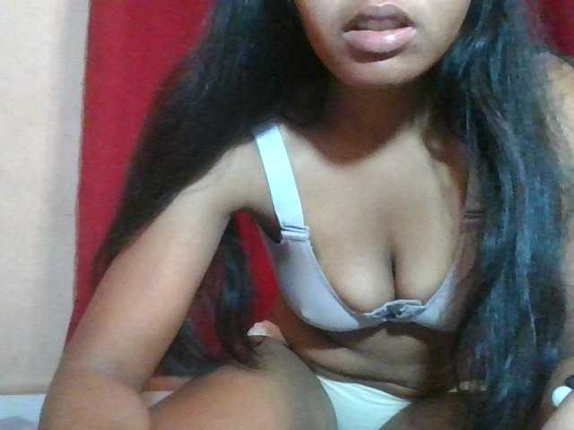 Keziah34 live cam on BongaCams