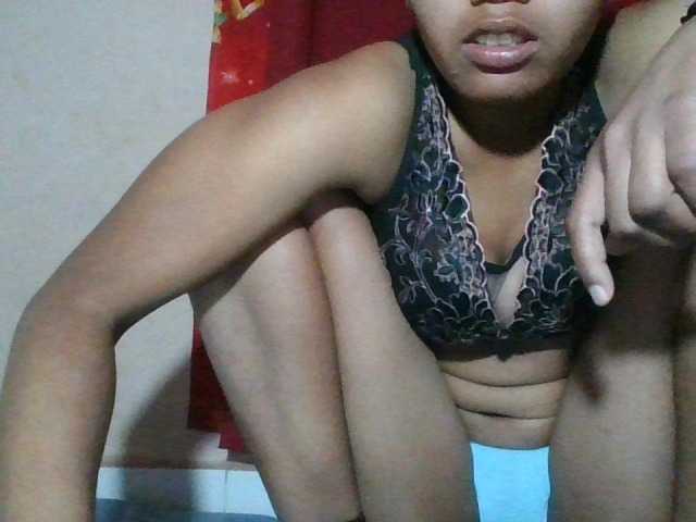 Keziah34 live cam on BongaCams