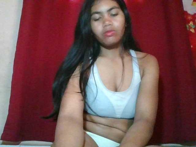 Keziah34 live cam on BongaCams