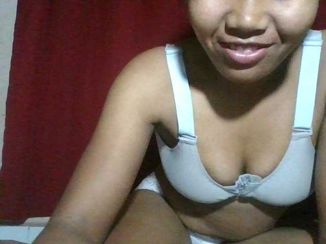 Keziah34 live cam on BongaCams