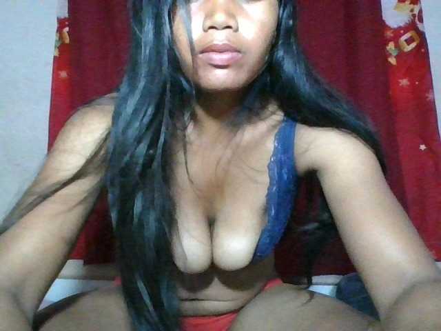 Keziah34 live cam on BongaCams