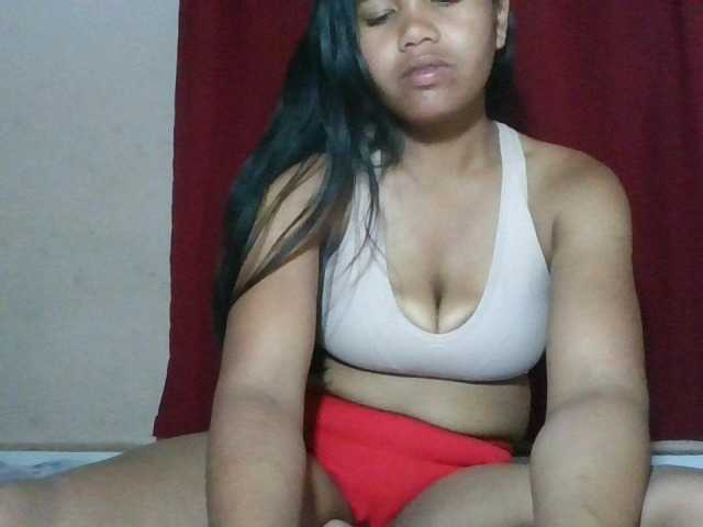 Keziah34 live cam on BongaCams