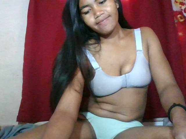 Keziah34 live cam on BongaCams