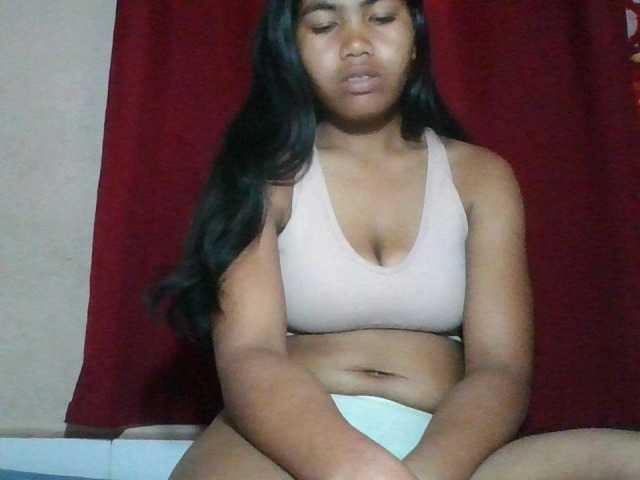 Keziah34 live cam on BongaCams