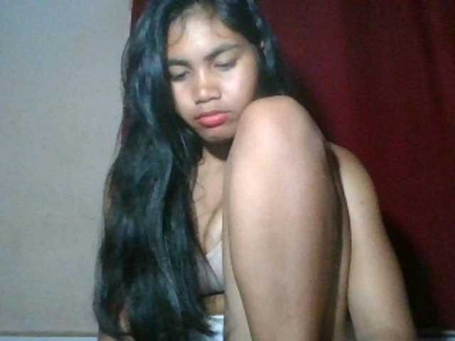 Keziah34 — live female cam