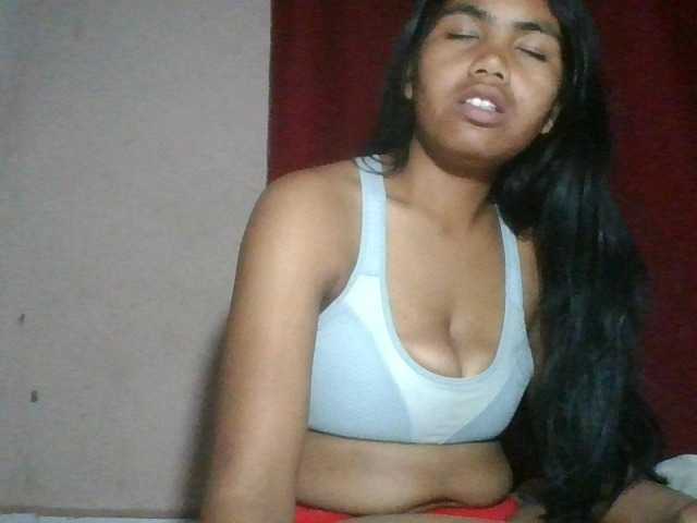 Keziah34 live cam on BongaCams