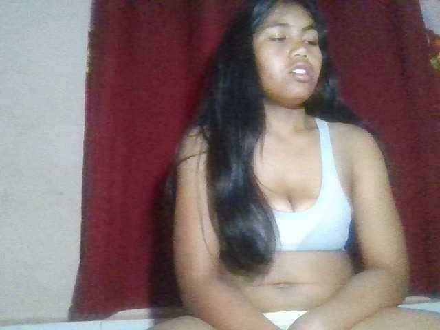 Keziah34 live cam on BongaCams