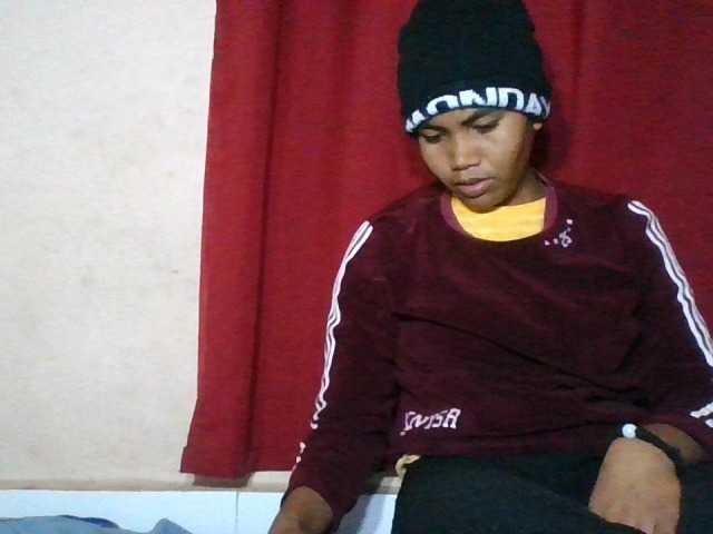 Keziah34 live cam on BongaCams