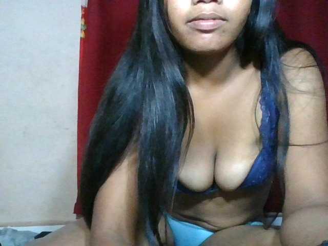 Keziah34 live cam on BongaCams