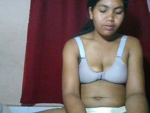 Keziah34 live cam on BongaCams