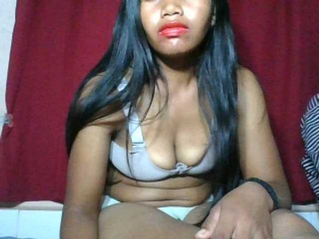 Keziah34 live cam on BongaCams