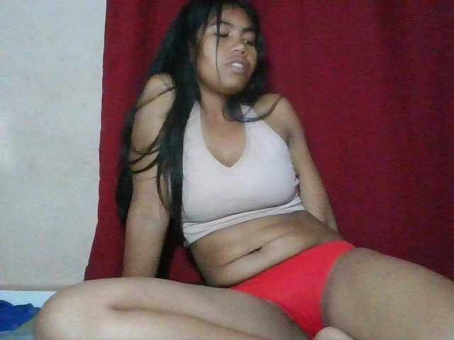 Keziah34 live cam on BongaCams