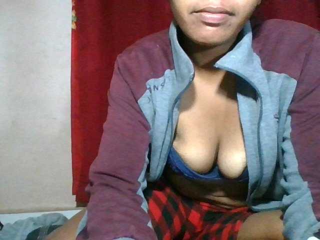 Keziah34 live cam on BongaCams