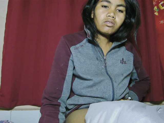 Keziah34 live cam on BongaCams