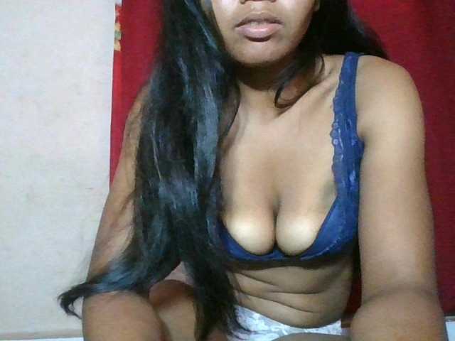 Keziah34 live cam on BongaCams