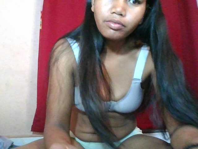 Keziah34 live cam on BongaCams