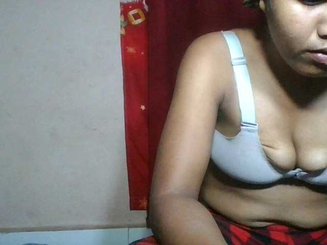 Keziah34 live cam on BongaCams