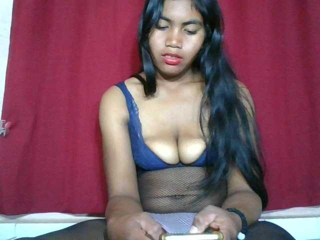 Keziah34 live cam on BongaCams