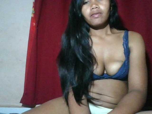 Keziah34 live cam on BongaCams