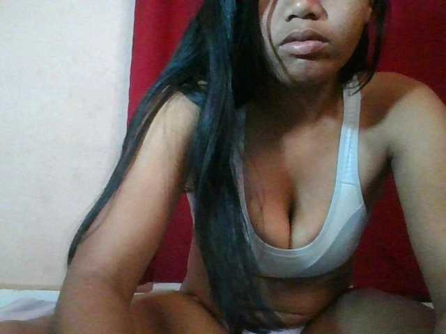 Keziah34 live cam on BongaCams