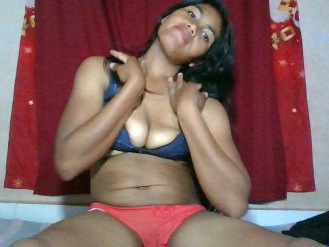 Keziah34 live cam on BongaCams